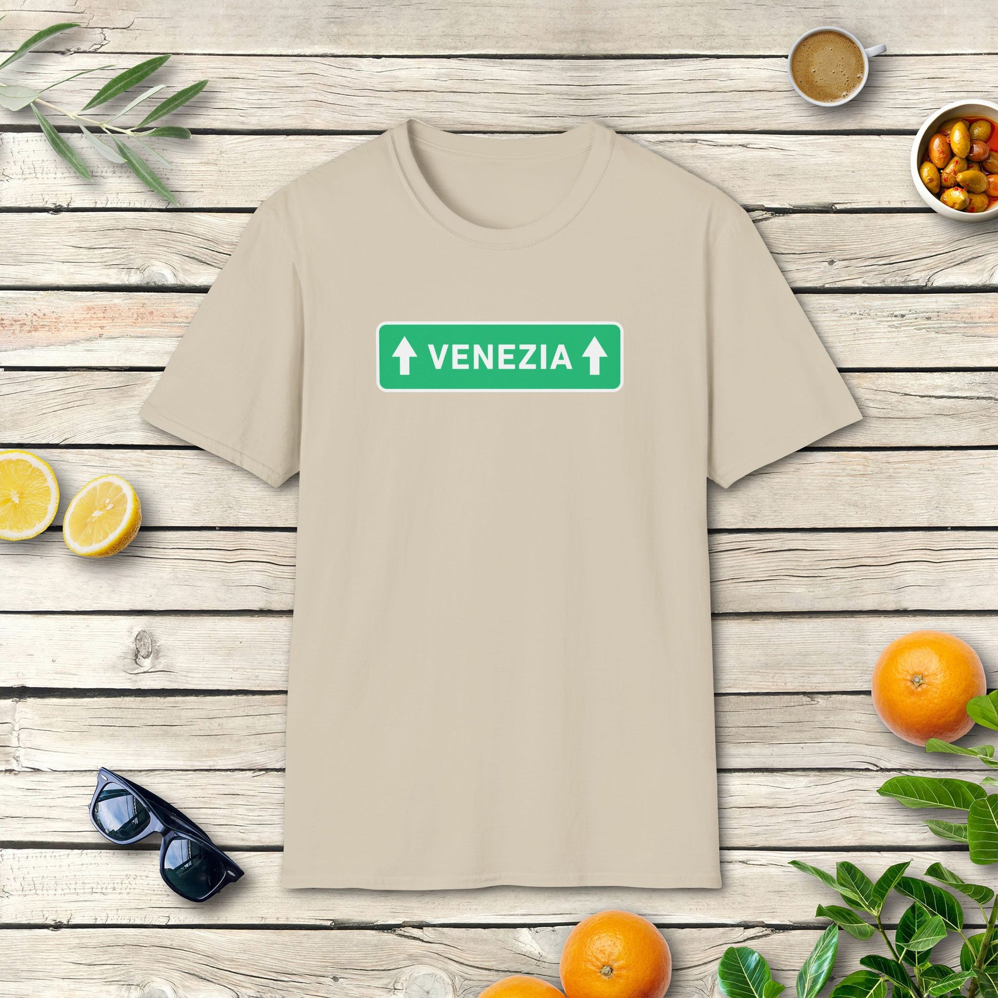 Venezia T-Shirt | Italien Stadt Motiv im Straßenschild-Design
